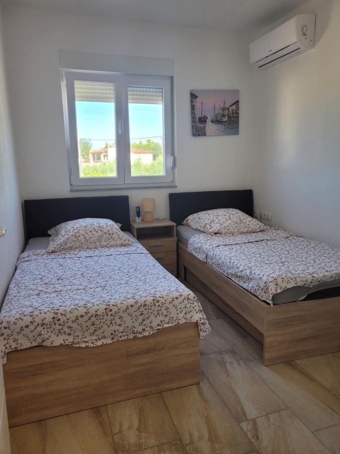 Appartement Baraba Maslenica Cameră foto